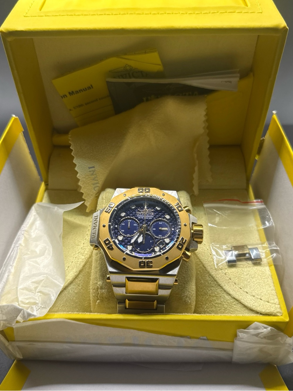 Invicta Akula model 23101 Blue Dial Gold/Silver New Battery
